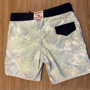 Used Birdwell Beach Britches 310 Monstera white board shorts Size 34